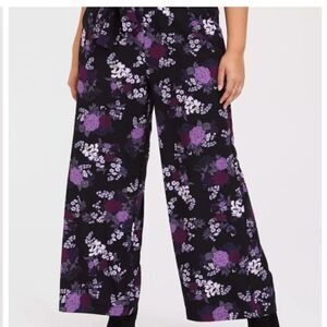 Torrid Purple Floral Crepe Wide Leg Very Berry Flowers Moody Gothic Garden Pant